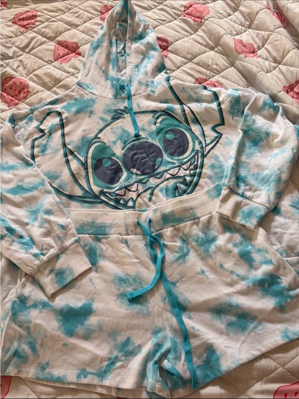 Stitch Warm Up outfit
